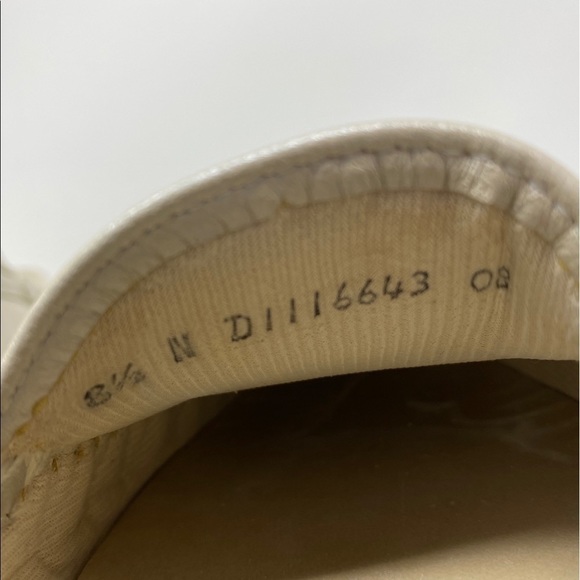 SAS 8.5 Leather Ivory Pearlized Comfort Shoes - Picture 6 of 6